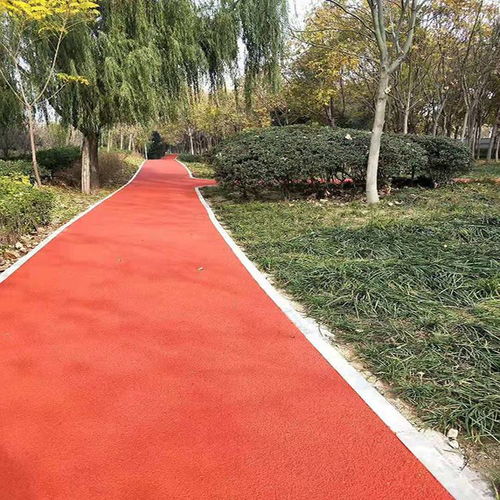 塑膠跑道造價解析 不同類型及預制型卷材價格對比